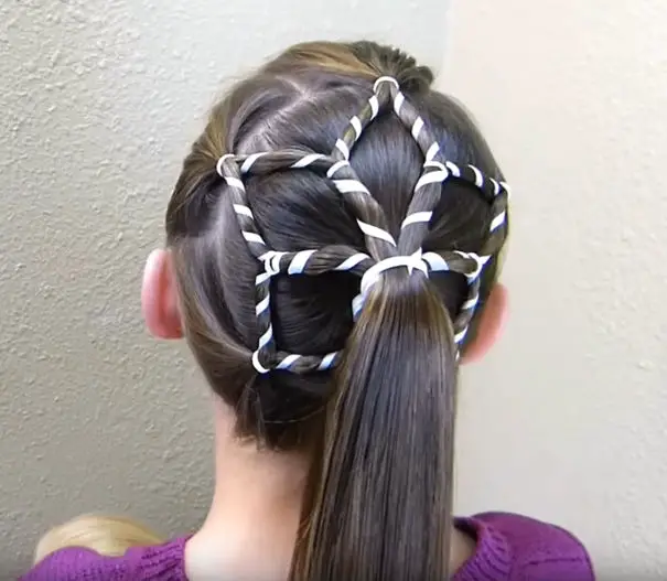 creative-christmas-hairstyles-7-58468cc1f0faa__605